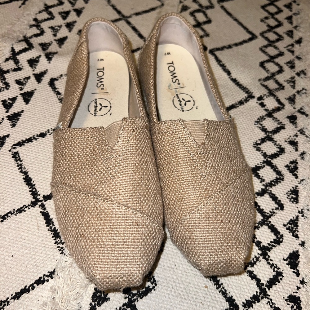 Tom’s Alpargata Earthwise Slip On Shoes in Beige 7W